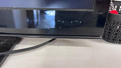 SONY DIGITAL TRANSISTOR RADIO, 22” INSIGNIA MONITOR/TELEVISION