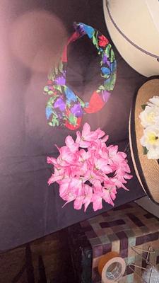 LOVEY LADIES HATS AND VTG HAT BOX