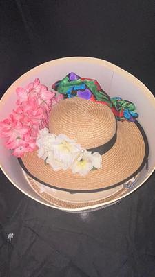 LOVEY LADIES HATS AND VTG HAT BOX
