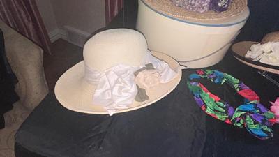 LOVEY LADIES HATS AND VTG HAT BOX