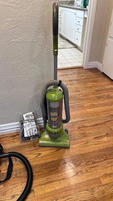 SIMPLICITY SPORT VACUUM & EUREKA BAGLESS UPRIGHT VACUUM