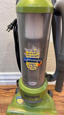 SIMPLICITY SPORT VACUUM & EUREKA BAGLESS UPRIGHT VACUUM