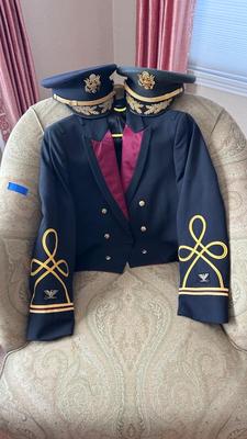 VIETNAM WAR US ARMY CAVALRY OFFICER EVENING DRESS COAT AND 2 HATS