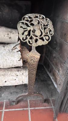 HAMMERED MEDALLION ANDIRONS AND MATCHING FIREPLACE TOOLS