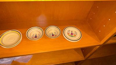 WEDGWOOD Etruria ENGLAND HAND PAINTED PEASANT PATTERN RICH AND FISCHER 5th AVE