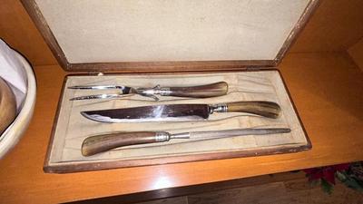 VINTAGE ROYAL BRAND CUTLERY CARVING SET AND STONEWARE POTTERY BOWLS