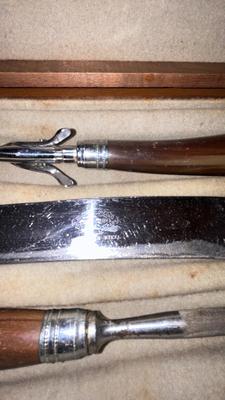 VINTAGE ROYAL BRAND CUTLERY CARVING SET AND STONEWARE POTTERY BOWLS