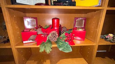 WATERFORD GLASS CHRISTMAS ORNAMENTS AND DECORATIVE CENTERPIECE