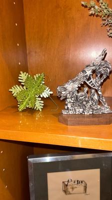 FITZ & FLOYD CANDLES, PEWTER SCULPTURE AND SLEIGH CENTERPIECE