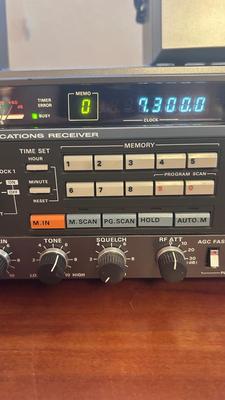 KENWOOD R-2000 COMMUNICATIONS RECEIVER RADIO, BOSE COMPUTER SPEAKERS AND BROTHER LABEL MAKER