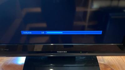 TOSHIBA 26” FLATSCREEN TV/COMPUTER MONITOR W/REMOTE