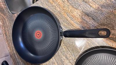 LIKE NEW T-FAL FRYING PANS AND WOK
