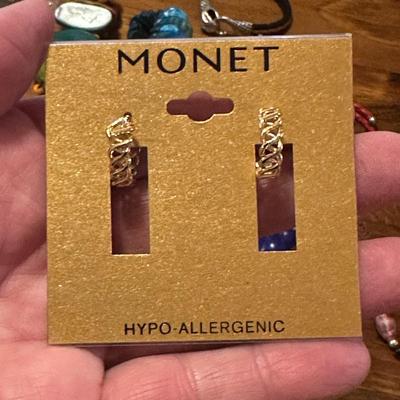 Lot of Lots of Bracelets! and a Few Misc Jewelry Pieces