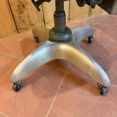 Vintage Good Form Office Chair (O-MG)