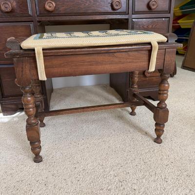 Solid Wood Desk with Stool and Mirror (BB2-BM)