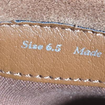 LOT 176W: Brown Boots with Chunky Heels and Heeled Clogs