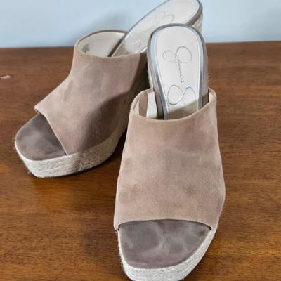 LOT 178W: Heeled Sandals and Wedge Sandals