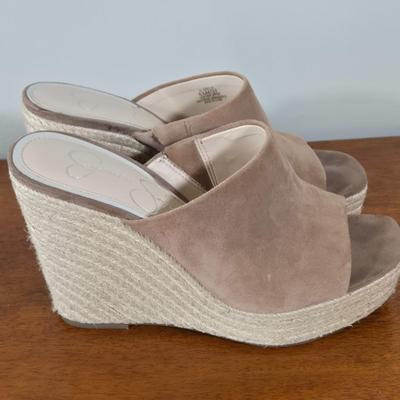 LOT 178W: Heeled Sandals and Wedge Sandals