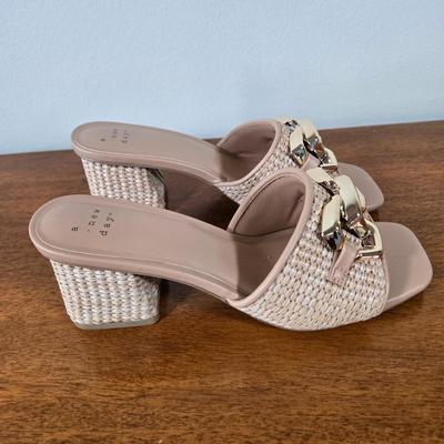 LOT 178W: Heeled Sandals and Wedge Sandals