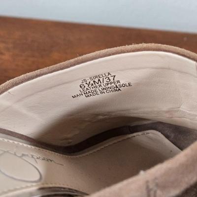 LOT 178W: Heeled Sandals and Wedge Sandals