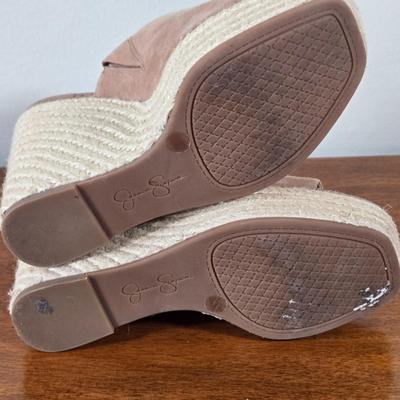 LOT 178W: Heeled Sandals and Wedge Sandals