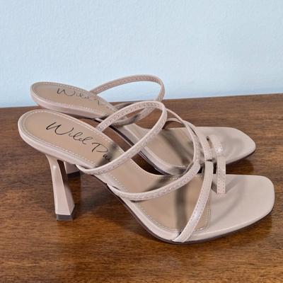 LOT 180W: Dress Sandals and Chunky Flip Flops