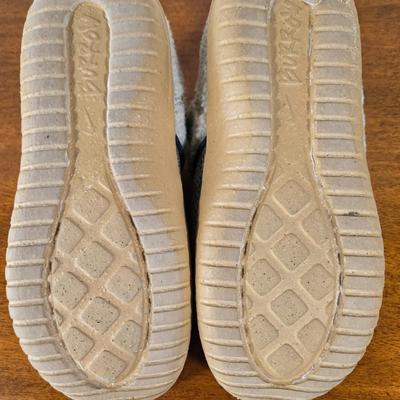 LOT 202W: Men's Slippers with Zipper Pockets