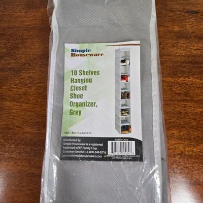 LOT 208H: Dorm Room Essentials/ Floor Lamp, Clothes Hamper, Hanging Shelf Organizer, and Hand Vacuum