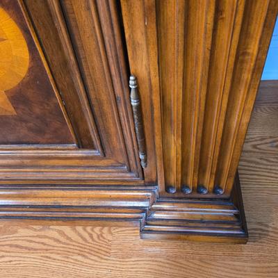 LOT 211H: Ethan Allen Wood Buffet