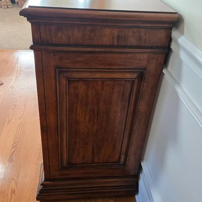 LOT 211H: Ethan Allen Wood Buffet