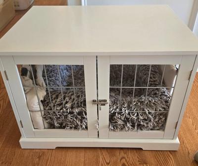 LOT 221H: Indoor Pet Pen and Two Mats for Fido to Wipe His Feet