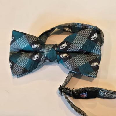 LOT 238X: Young Men's and Boys Ties and Bow Ties