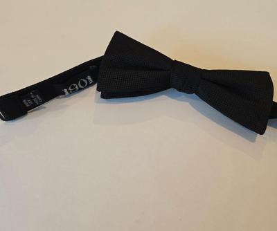 LOT 238X: Young Men's and Boys Ties and Bow Ties