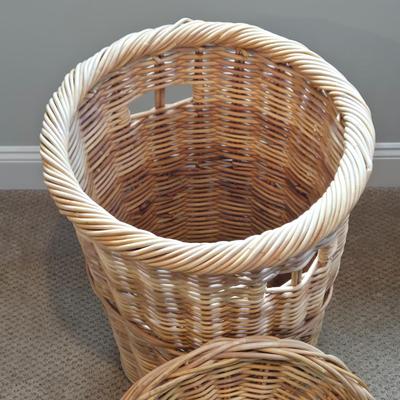 LOT 239X: Clothes Hamper and Stool/ Perfect for Dorm Room