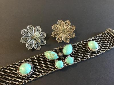 Locking Bracelet Butterfly. And Earrings set Silver Tone