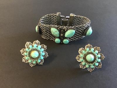 Locking Bracelet Butterfly. And Earrings set Silver Tone