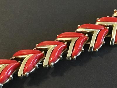 Vintage Thermoset Red Gold Tone Bracelet