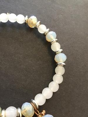 White moon glass stretch bracelet