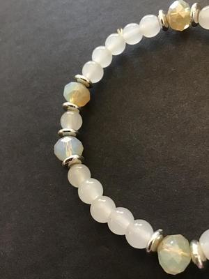 White moon glass stretch bracelet