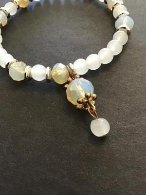 White moon glass stretch bracelet