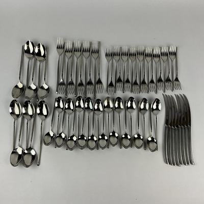 Sale Photo Thumbnail #1269: 10 forks, 18 salad forks, 20 tea spoons 10 table spoons 8 knives