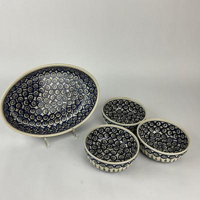 Sale Photo Thumbnail #1294: 3-6" diameter bowls
Oval dish: 12.5" diameter x 9" wide