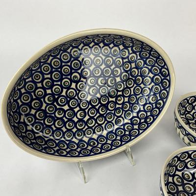 Sale Photo Thumbnail #1296: 3-6" diameter bowls
Oval dish: 12.5" diameter x 9" wide