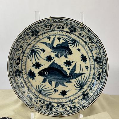 Sale Photo Thumbnail #1308: Total of seven napkins
Plate: 11.25" diameter