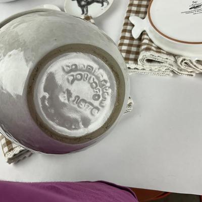 Sale Photo Thumbnail #1331: 10 napkins
Large bowl: 10" diameter
Small bowl: 6.5" diameter
Two dog plates: 4" diameter