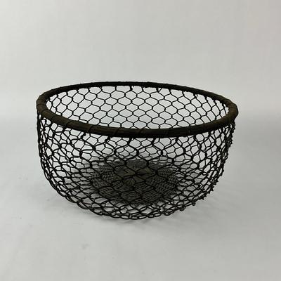 Sale Photo Thumbnail #1338: Measures: 14" deep x 6.5" diameter