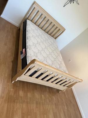 Beautiful size full bed
