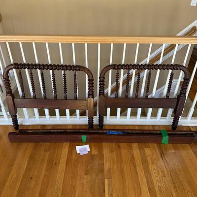 Vintage Jenny Lind Toddler Bed (PC-BM)