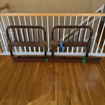 Vintage Jenny Lind Toddler Bed (PC-BM)