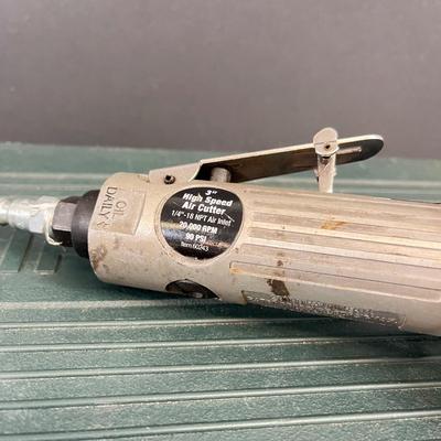 LOT 65: Hitachi Pneumatic NT 32AE Brad Nailer + Other Air Tools